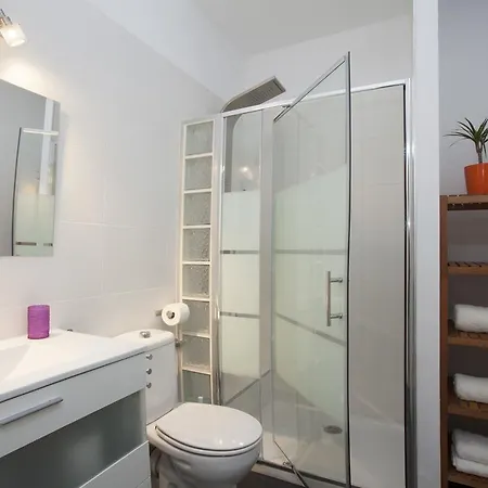 Apartment Singular Station