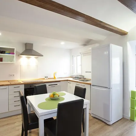 Singular Station Apartment